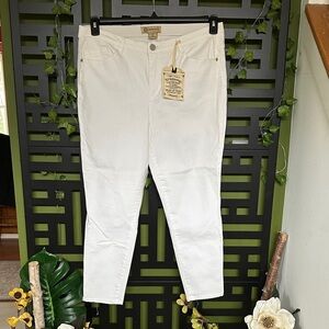 Democracy White High-Rise Ankle Skimmer Jeans